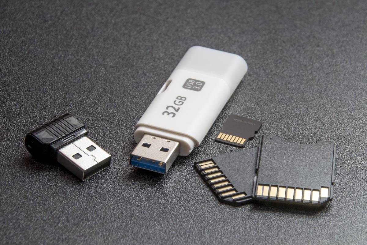 What is Write Protected Pendrive? – About, Removing, Unlock, and More