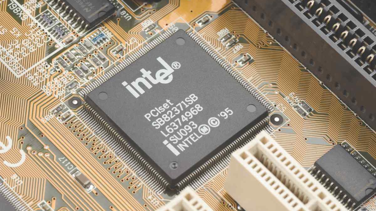 How can Bitcoin affect Intel?