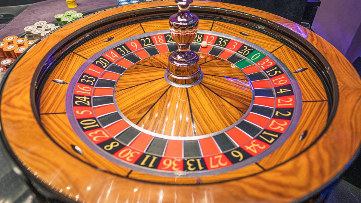 The Advantages And Disadvantages Of Gambling With Bitcoin